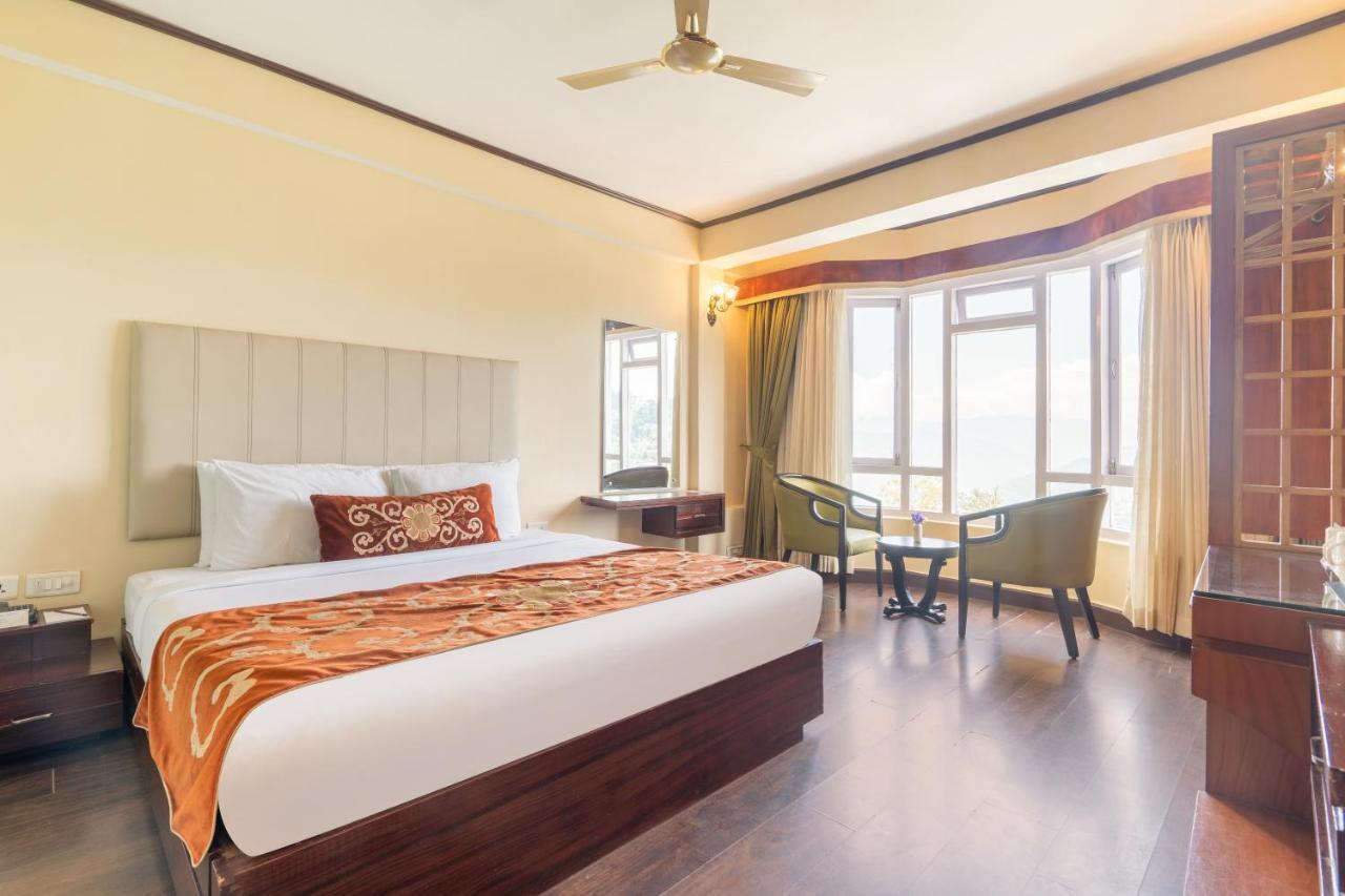 Summit Lillium Hotel & Spa Калимпонг Екстериор снимка