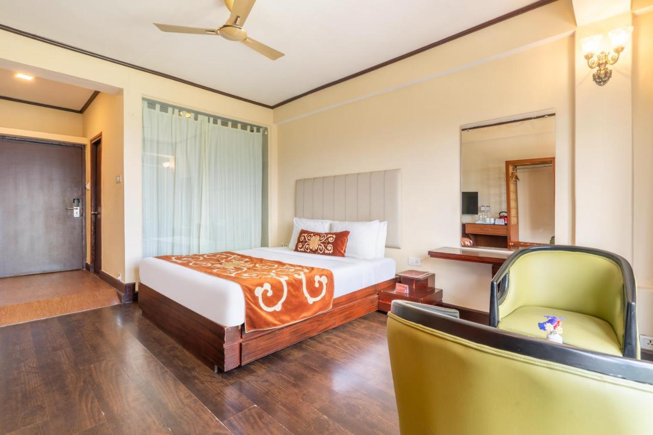 Summit Lillium Hotel & Spa Калимпонг Екстериор снимка