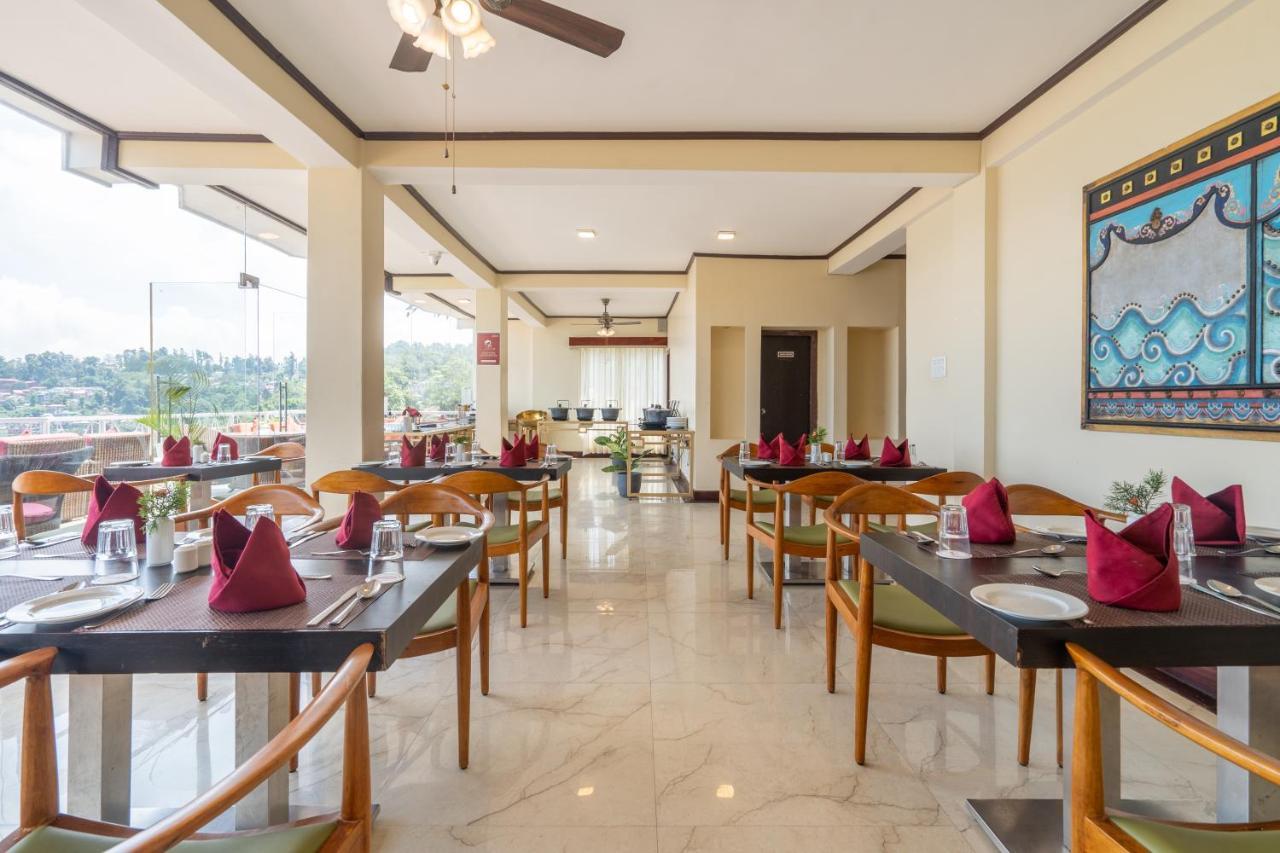 Summit Lillium Hotel & Spa Калимпонг Екстериор снимка