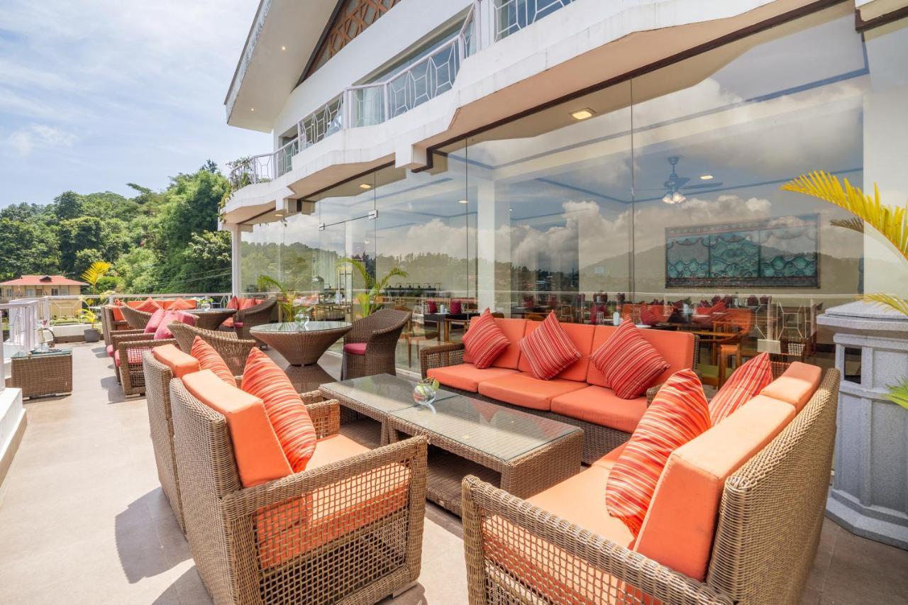 Summit Lillium Hotel & Spa Калимпонг Екстериор снимка