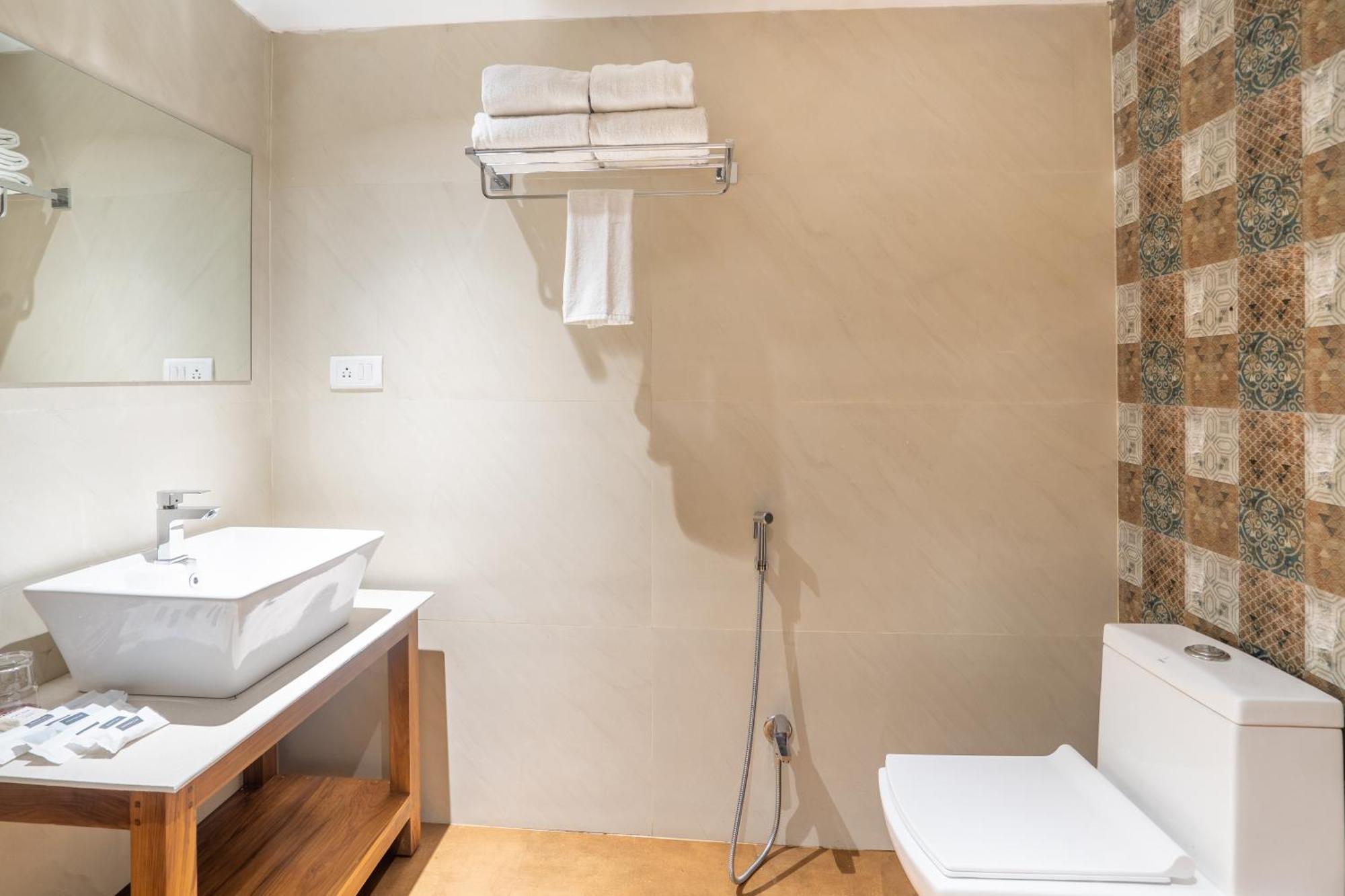 Summit Lillium Hotel & Spa Калимпонг Екстериор снимка
